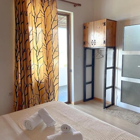 B Vishe Guest House Gjirokastër Buitenkant foto